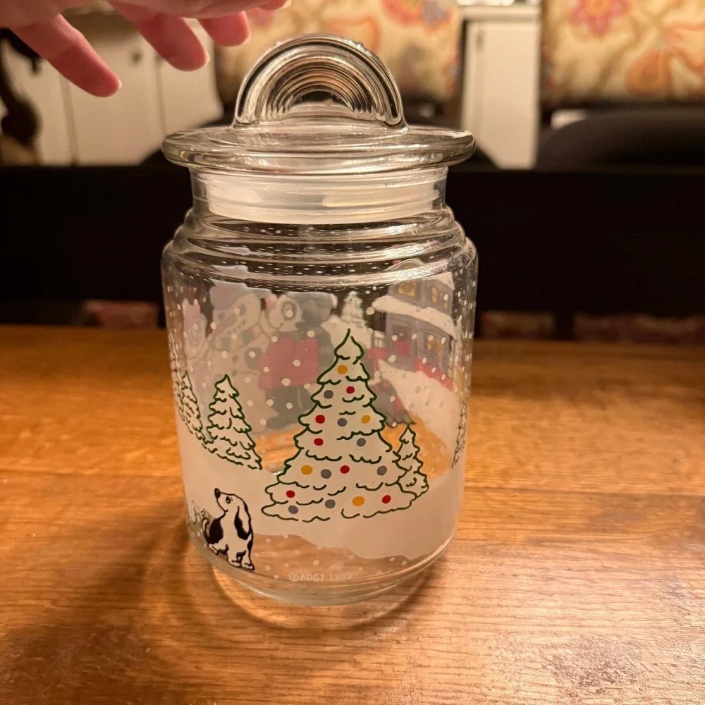 Vtg 1993 ADGI glass candy jar featuring a festive panda bear and snowman scene.